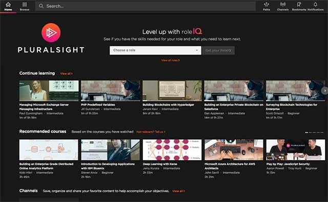 Pluralsight cung cấp các khóa học trực tuyến bổ ích về lập trình