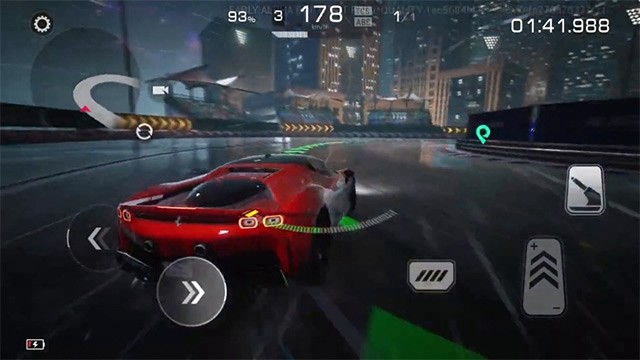 Racing Master Free sở hữu hệ thống điều khiển chân thực, được mô phỏng như thật