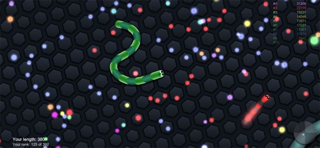 Slither IO Mobile liên tục bổ sung skin, đồ trang trí và item mới