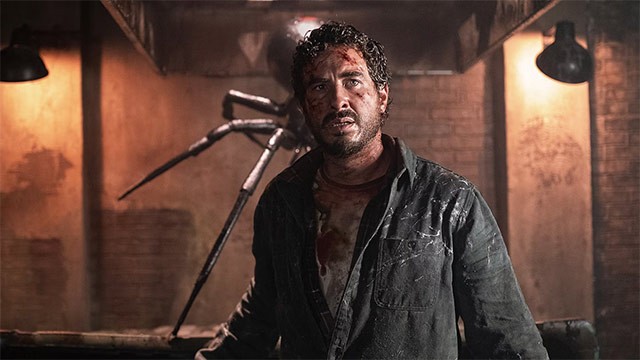 ... nhưng con nhện Sting sớm biến thành quái vật khổng lồ đe dọa tính mạng của cả gia đình