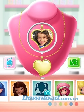 Thêm ảnh của bạn bè vào trái tim trong Strawberry Shortcake Lockets