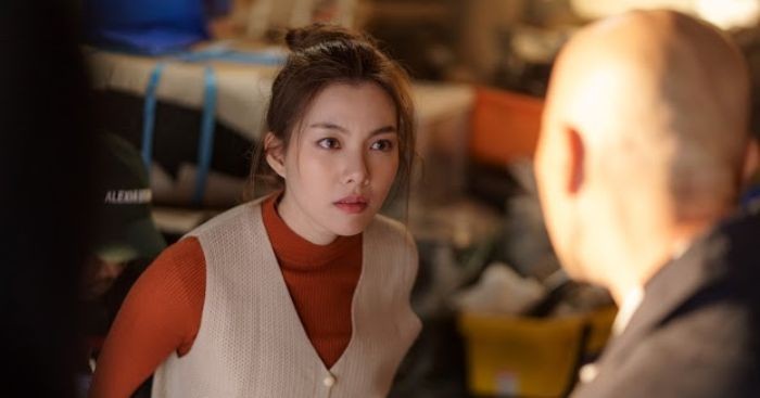 Orm Kornaphat trong vai Em gái Aom