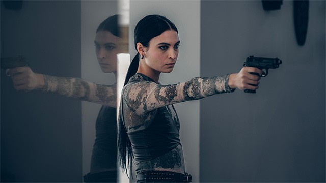 Subteran kết hợp giữa những pha hành động kịch tính với đấu trí căng thẳng và một chút hài hước