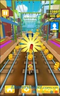 Subway Surf: Rush Hours 2017 cho Android tăng dần mức độ khó khi chơi