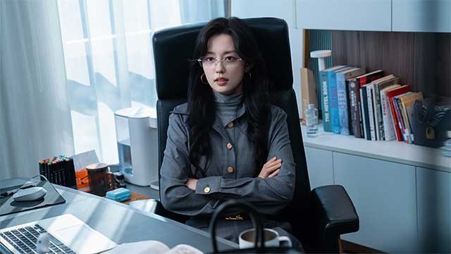 Trải qua nhiều sự kiện hấp dẫn cùng các cô gái trong game Superscout