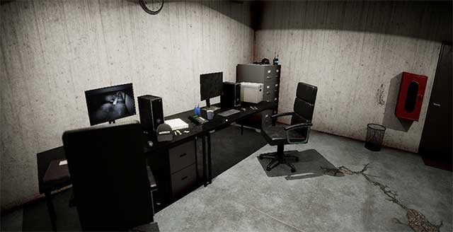 Vào vai nhân viên bảo vệ làm ca đêm trong một tòa nhà ma ám