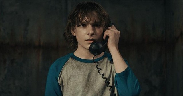 Nhân vật trung tâm trong phim Điện Thoại Đen là một cậu bé 13 tuổi sở hữu năng lực đặc biệt