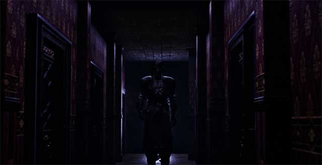 Chạm trán các con quái vật đáng sợ và sinh vật kim loại cao lớn