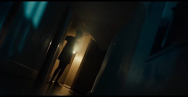 Thôn qua hàng loạt sự kiện kỳ lạ diễn ra trong ngôi nhà