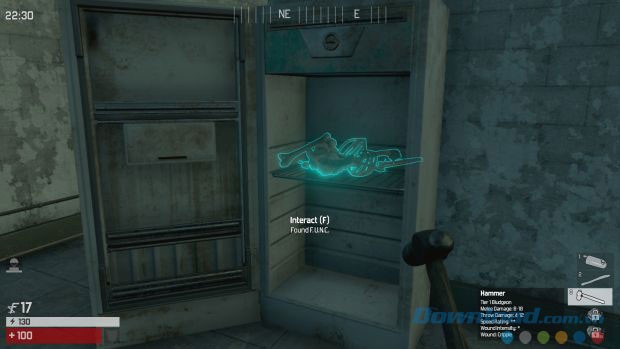 Khám phá đồ trong tủ khóa