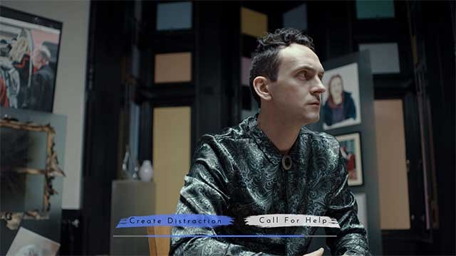 Game gồm hai câu chuyện tương tác - lấy bối cảnh vào năm 1981 và năm 2021