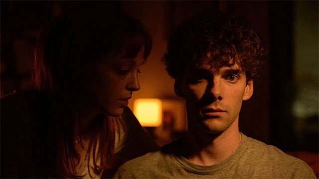 Một chàng trai lạnh lùng bị mẹ ruột thao túng, biến thành một kẻ sát nhân…