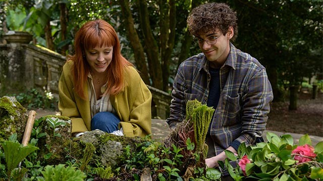 … đồng thời trải qua những cảm xúc đầu đời với chính mục tiêu tiếp theo của mình.