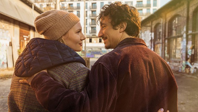 Poster phim Phòng khám thất tình - The Heartbreak Agency trên Netflix tháng 2