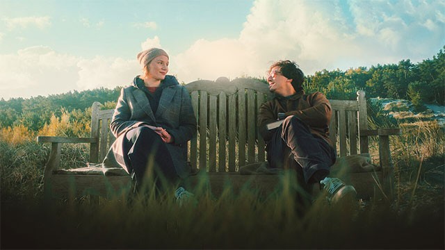 Phòng khám thất tình là bộ phim hài lãng mạn nhẹ nhàng, chiếu trên Netflix dịp Lễ tình nhân