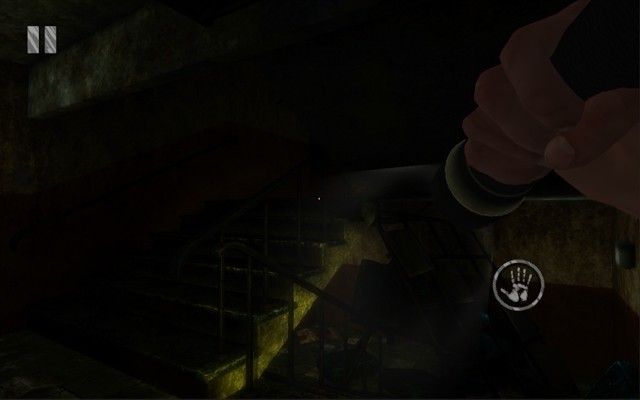 Lần theo những cầu thang và hành lang u tối