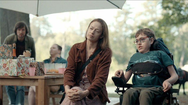 Với những mẩu chuyện xúc động về gia đình và cuộc sống