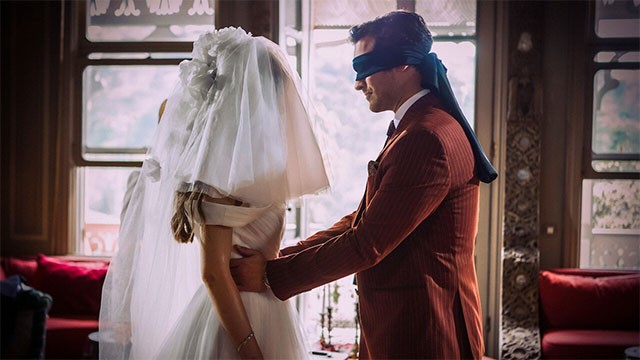 Bộ phim The Tailor xoay quanh câu chuyện bí ẩn của chàng thợ may và cô dâu bỏ trốn