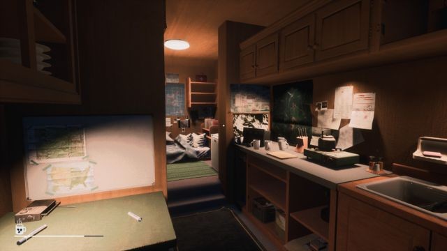 Khám phá và sống sót trong chiếc xe cắm trại cô độc giữa rừng