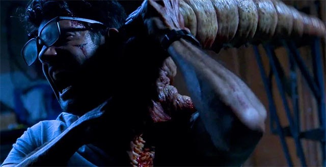 Phim They Crawl Beneath đẩy Danny vào hành trình sinh tồn chết chóc và rùng rợn...