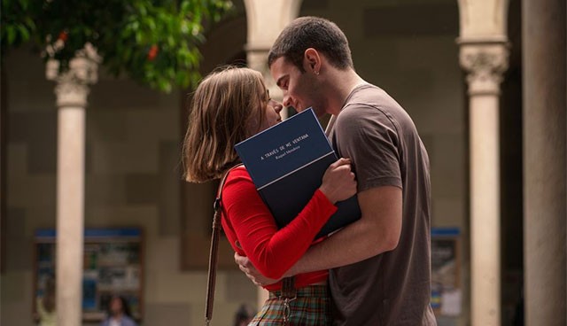 Liệu Rachel và Ares có thể vượt qua những khó khăn từ gia đình để đạt được một kết thúc hạnh phúc trong Through My Window: Looking At You