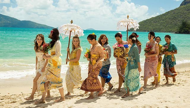 Câu chuyện xoay quanh một cặp đôi đã ly hôn, cùng nhau cố gắng ngăn chặn đám cưới của con gái họ với một người đàn ông cô mới quen.