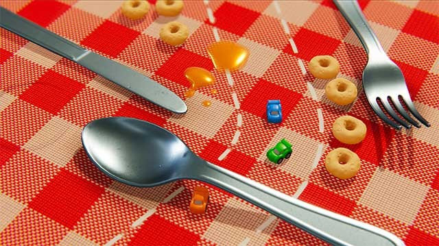 Tiny Tires là trò chơi mô phỏng đua xe tí hon gợi nhớ đến Micro Machines