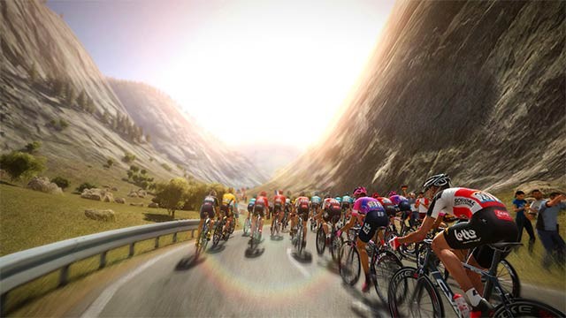 Đối mặt với thách thức, tấn công, chạy nước rút... trong khi chơi Tour de France 2020