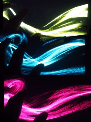 Những dải màu phức tạp khiến bạn liên tưởng tới tấm lụa bay trong gió