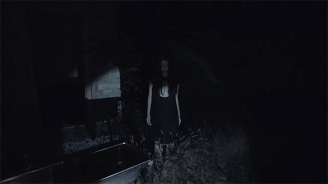 Giải mã những bí ẩn xoay quanh ngôi trường và đưa ra lựa chọn sống còn