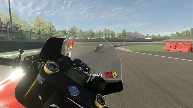 Đua moto thực tế ảo cực kỳ chuyên nghiệp và hấp dẫn với VRider SBK