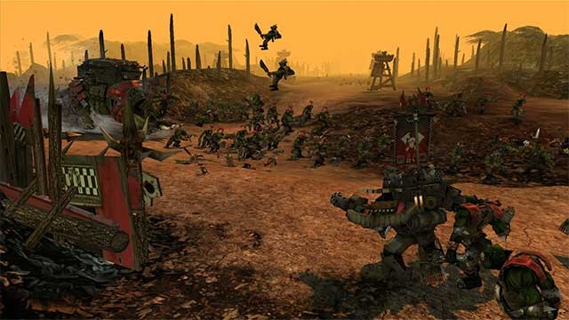 Game bao gồm bốn chiến dịch hoàn chỉnh, chín phe phái và hơn 200 bản đồ