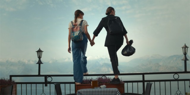 Who Were We Running From? bắt đầu từ 1 bi kịch và kết thúc bằng 1 bi kịch khác