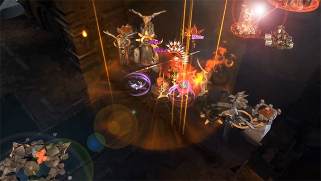 Wide Cross là cuộc chiến giữa nhóm anh hùng với vệ binh và quái vật hung tợn