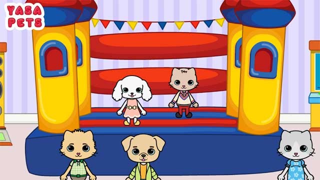 Chơi game arcade và chơi đùa cùng những người bạn thú cưng trong lâu đài hơi