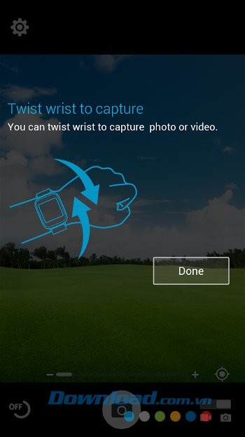 Xoay cổ tay để chụp ảnh với ZenWatch Remote Camera